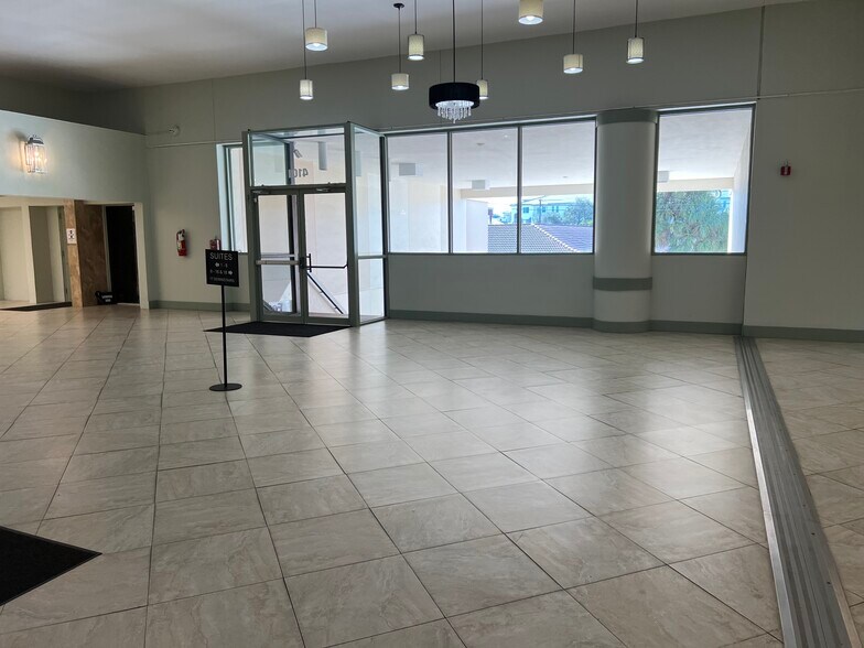 More Photos Of 4101 NW 3rd Ct, Plantation Medical For Lease