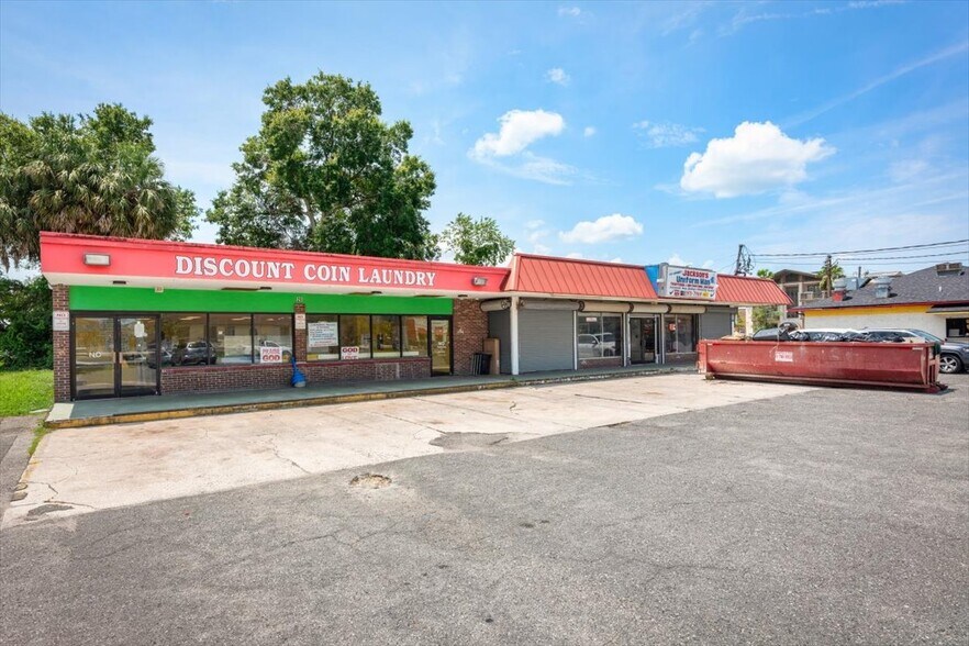 More Photos Of 20 E 9th St, Jacksonville Freestanding For Lease