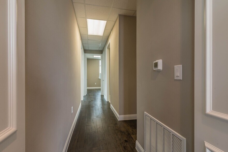 More Photos Of 333 E Bethany Dr, Allen Medical For Lease