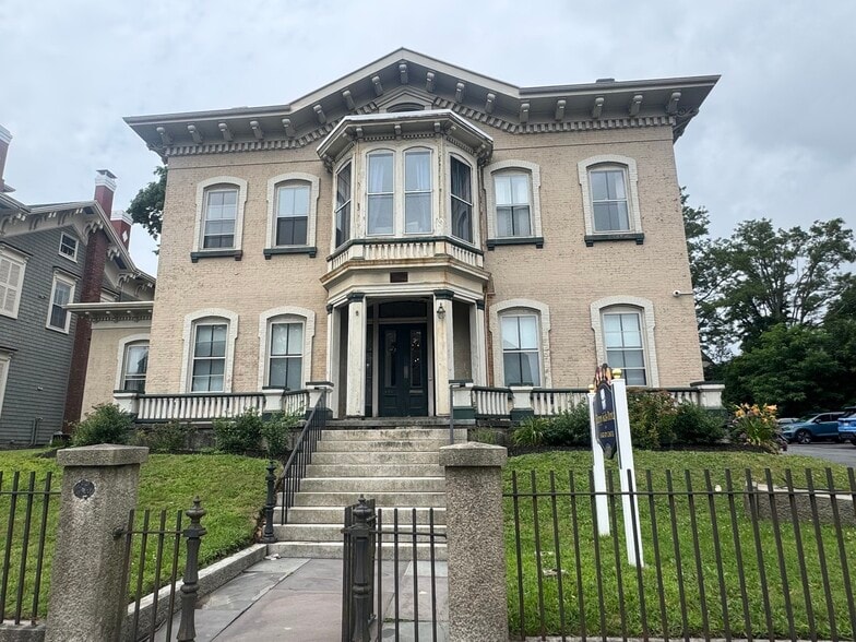 More Photos Of 401 County St, New Bedford Office For Lease