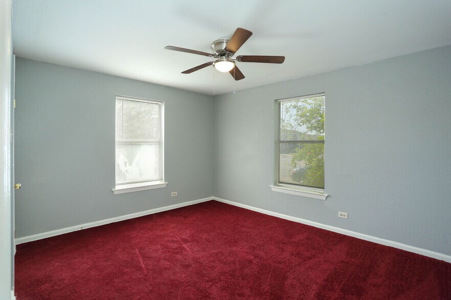 More Photos Of 309 Calgary Ave, San Antonio Apartments For Sale