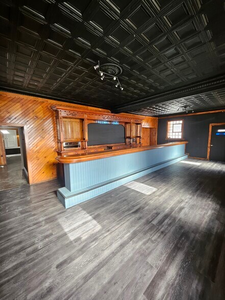 More Photos Of 30 Main St, Freemansburg General Retail For Sale