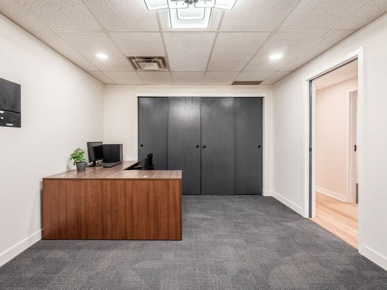 More Photos Of 750 W Broad St, Columbus Office For Sale