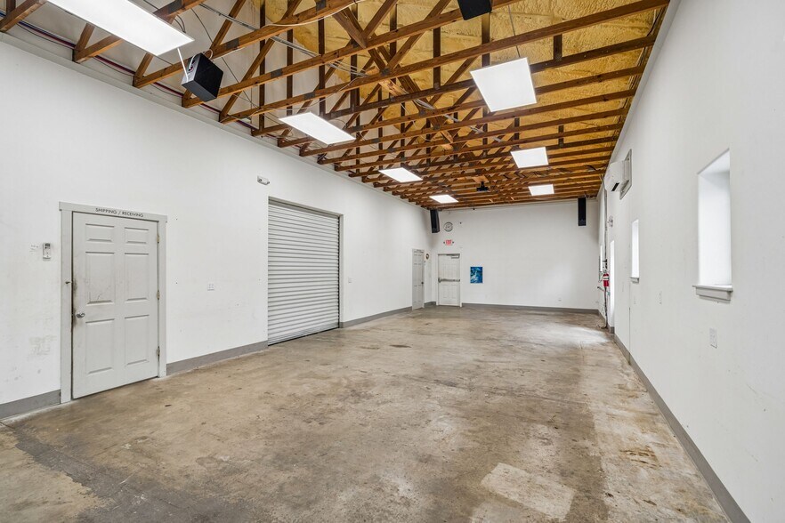 More Photos Of 1719 Signal Point Rd, Charleston Self Storage For Sale