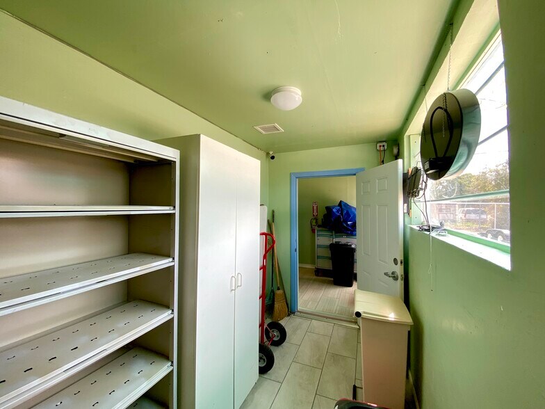 More Photos Of 410 N H St, Lompoc Freestanding For Sale