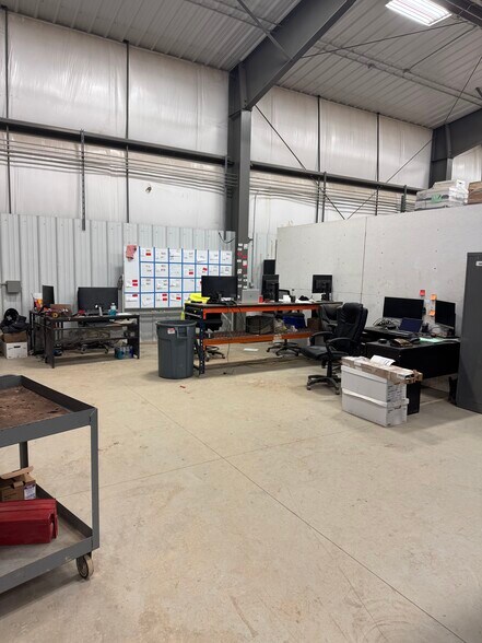 More Photos Of 309 24th Ave SW, Watford City Industrial For Sale