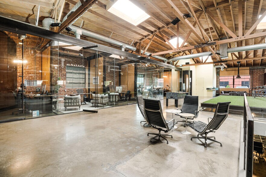 More Photos Of 2210 Broadway, Santa Monica Loft Creative Space For Lease