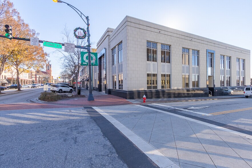 More Photos Of 129 N Main St, Anderson Office For Lease