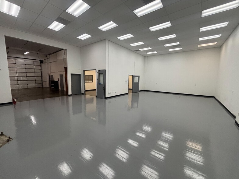 More Photos Of 28170 SW Boberg Rd, Wilsonville Warehouse For Lease
