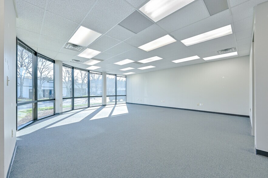 More Photos Of 3100 Breckinridge Blvd, Duluth Unknown For Lease