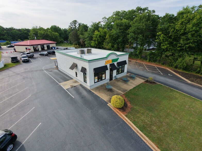 More Photos Of 918 S Mechanic St, Pendleton General Retail For Sale