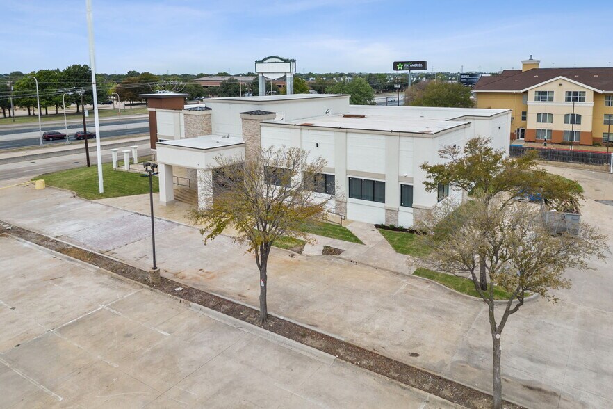 More Photos Of 18438 Dallas Pky, Dallas General Retail For Sale
