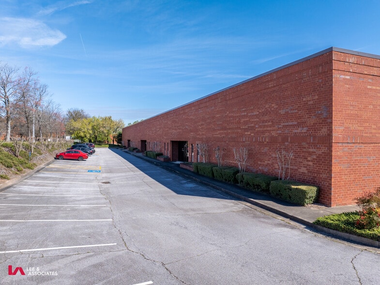 More Photos Of 3471 Atlanta Industrial Pky, Atlanta Flex For Lease