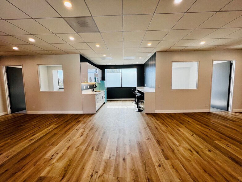 More Photos Of 11965 Venice Blvd, Los Angeles Loft Creative Space For Lease