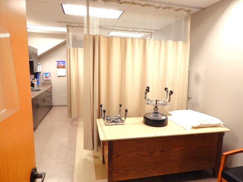 More Photos Of 277 Medical Loop, Roseburg Medical For Lease
