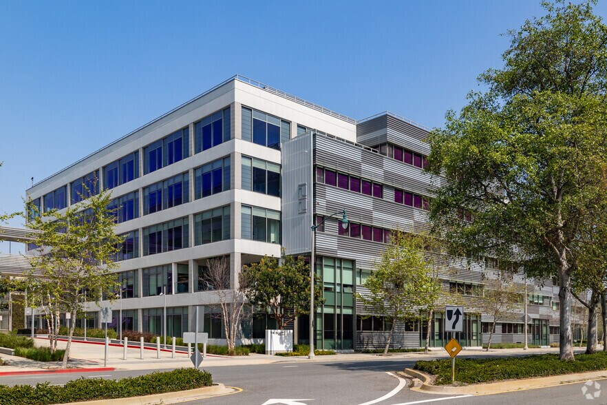 More Photos Of 12121 Bluff Creek Dr, Playa Vista Loft Creative Space For Lease