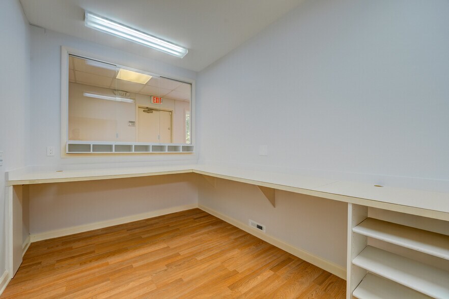 More Photos Of 4410 74th Ave, Hyattsville Medical For Lease