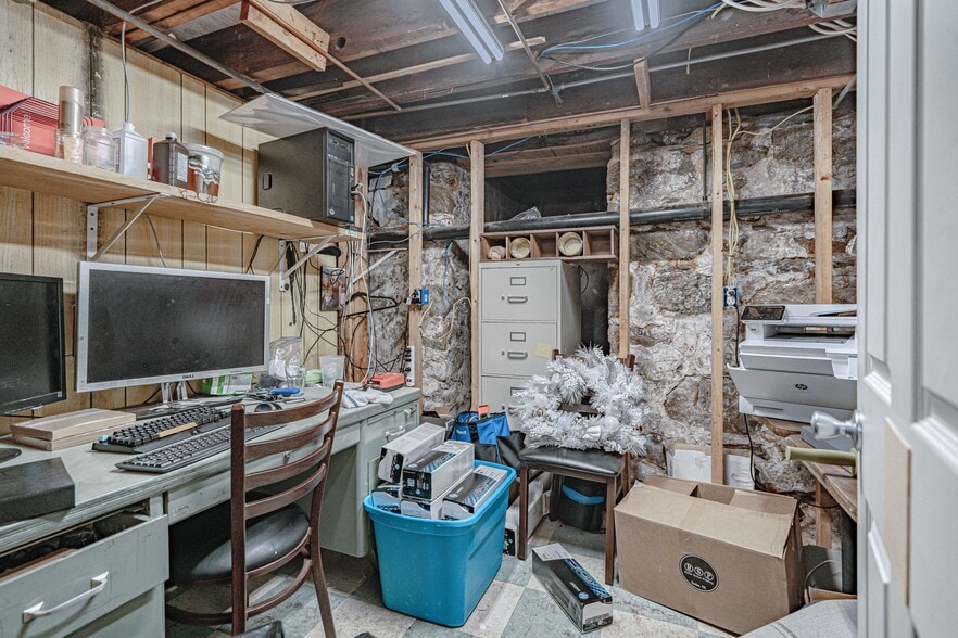 More Photos Of 754 Cherokee st, Fountain Hill Restaurant For Sale