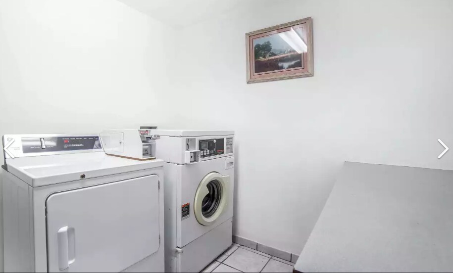 More Photos Of 70 Bear River Dr, Evanston Hotel For Sale