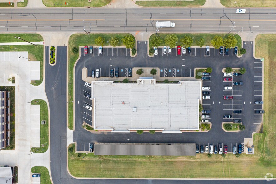 More Photos Of 2900 S Telephone Rd, Moore Office For Lease