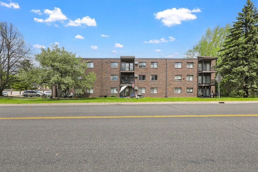 Primary Photo Of 2050 7th Ave E, North Saint Paul Apartments For Sale