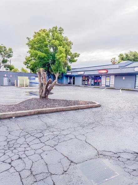 More Photos Of 1615 W Texas St, Fairfield Office Residential For Lease