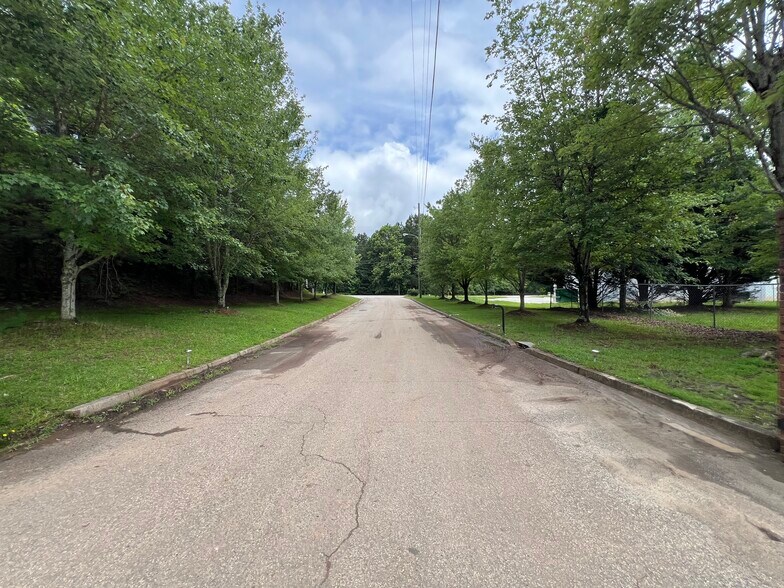 More Photos Of 2103 Winder Hwy, Dacula Industrial For Lease