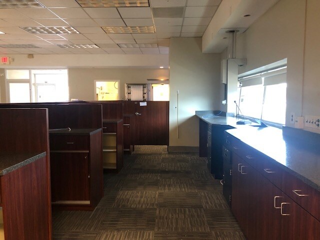 More Photos Of 2445 Onslow Dr, Jacksonville Bank For Sale