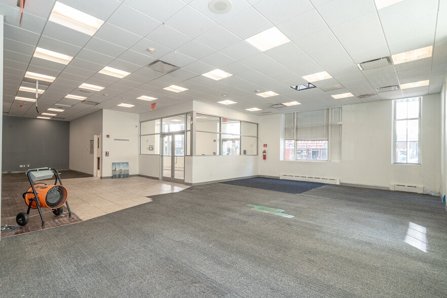 More Photos Of 114-20 Jamaica Ave, Jamaica Bank For Sale