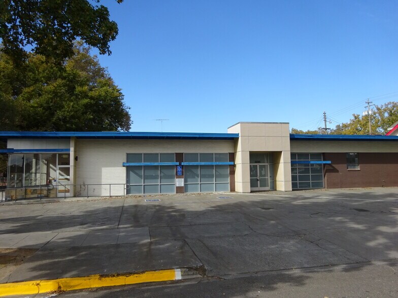 More Photos Of 2230 16th St, Sacramento Freestanding For Lease