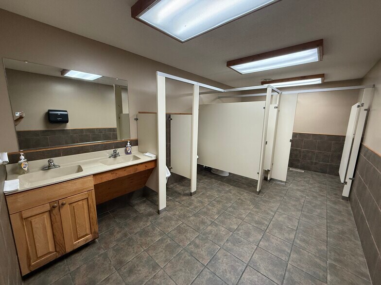 More Photos Of 102 Live Oak St, Tabor City Restaurant For Sale