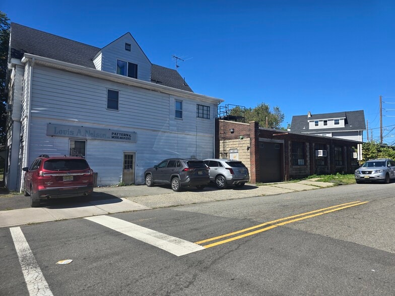 Primary Photo Of 224 Glenwood Ave, Bloomfield Warehouse For Lease