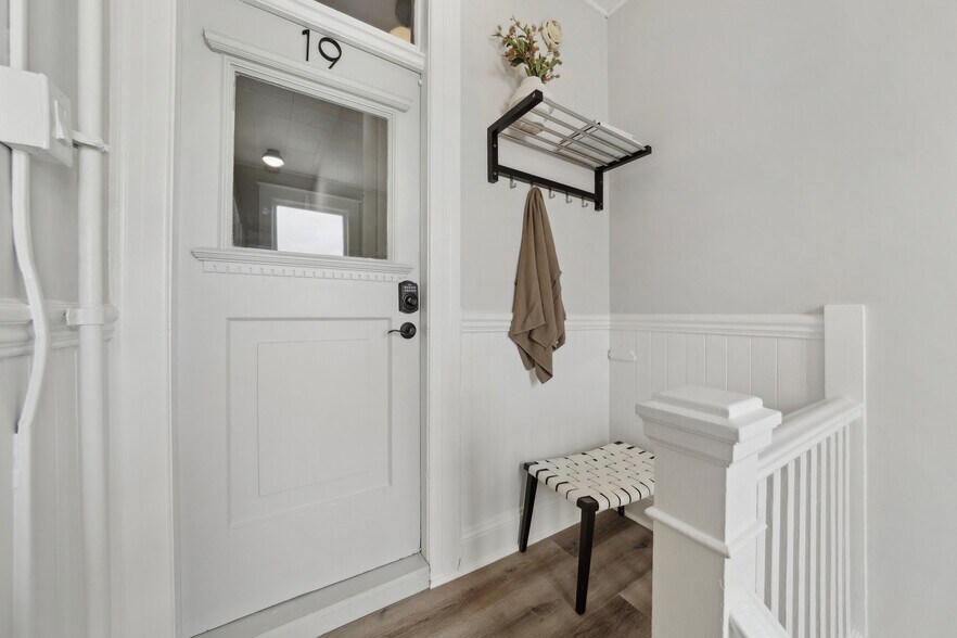 More Photos Of 17-19 Card Aly, San Francisco Apartments For Sale