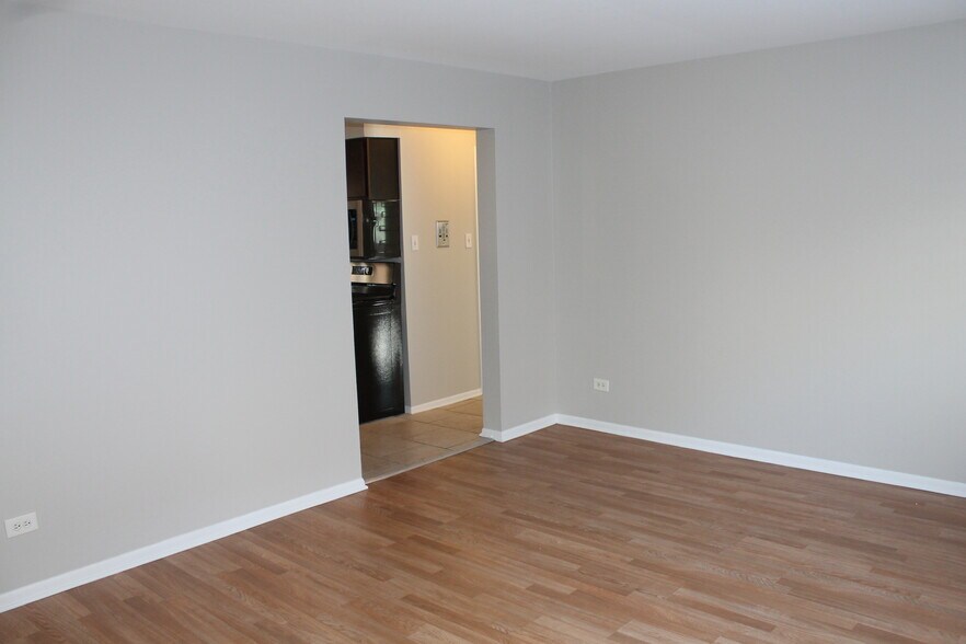 More Photos Of 3229 Commercial Ave, South Chicago Heights Apartments For Sale