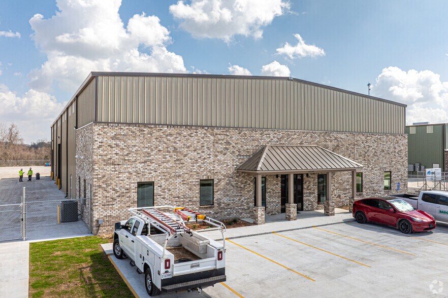 More Photos Of 6236 Copperhead Road, Geismar Warehouse For Lease
