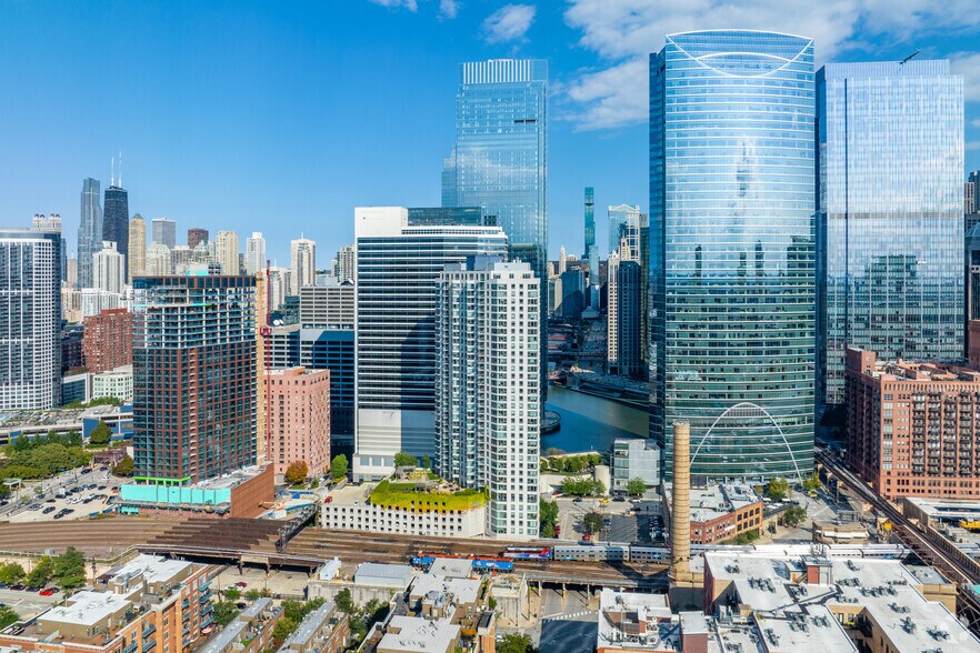 More Photos Of 300 N Canal St, Chicago Apartments For Sale