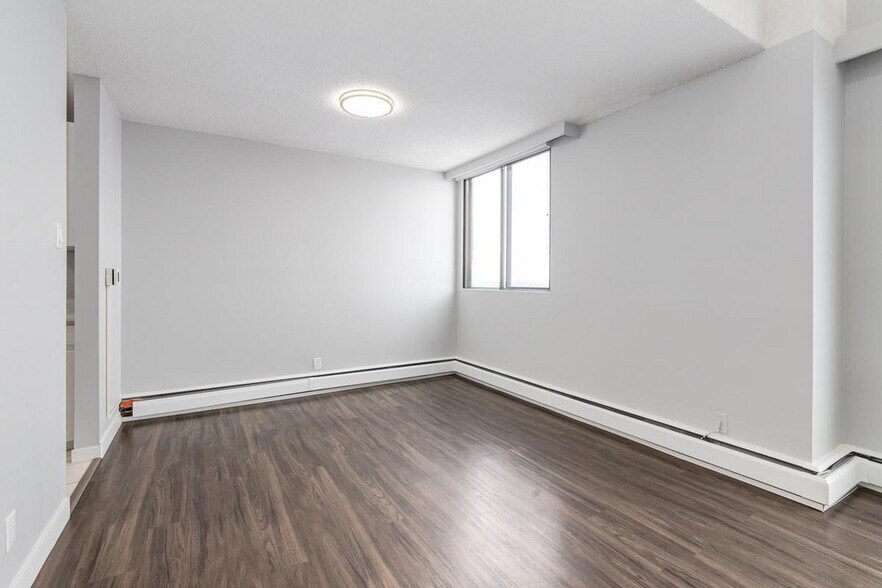 More Photos Of 2105 90 Av SW, Calgary Apartments For Lease