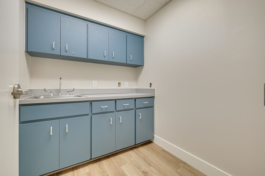 More Photos Of 1465 S Fort Harrison Ave, Clearwater Office For Sale