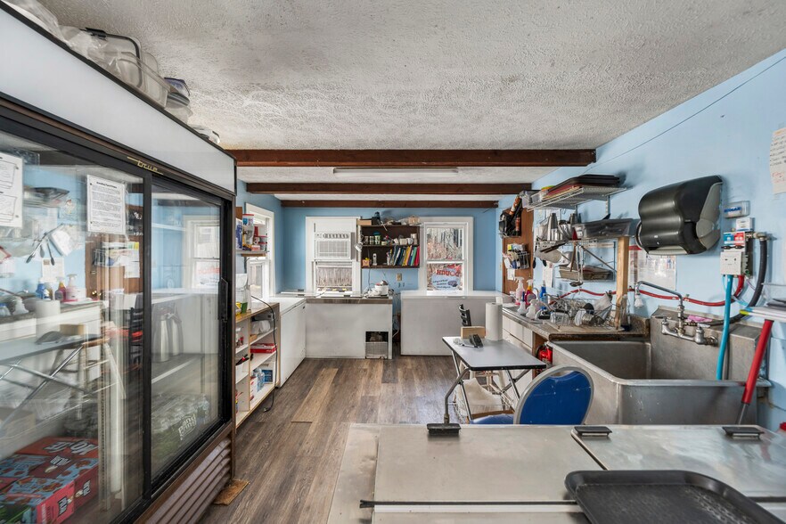 More Photos Of 3-5 Union St, Kennebunkport Storefront Retail Office For Sale