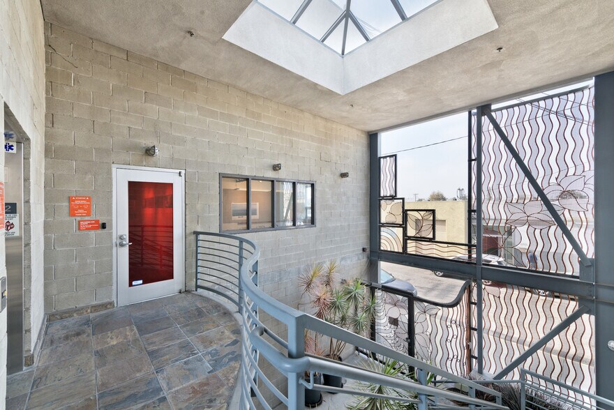 More Photos Of 2256 Barry Ave, Los Angeles Office For Sale