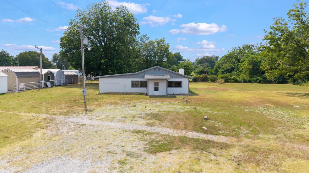 More Photos Of 26601 S 655 Rd, Grove Freestanding For Sale