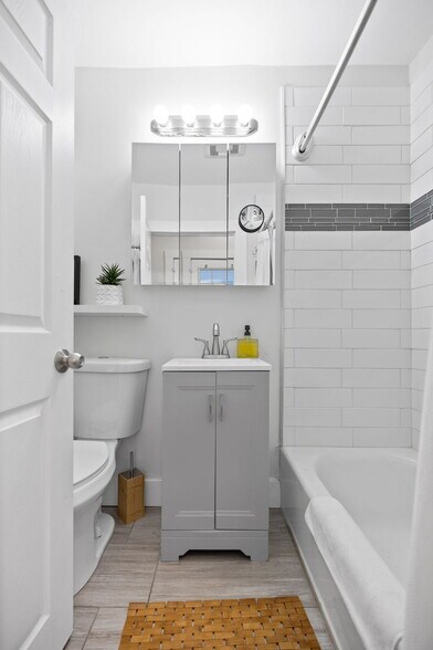 More Photos Of 33 Clinton St, Framingham Apartments For Sale