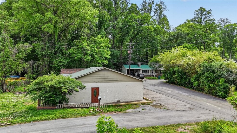 More Photos Of 79 Jones St, Jasper Warehouse For Sale