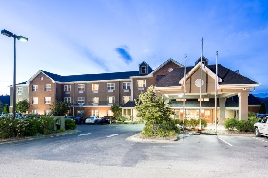 Primary Photo Of 818 E King St, Boone Hotel For Sale