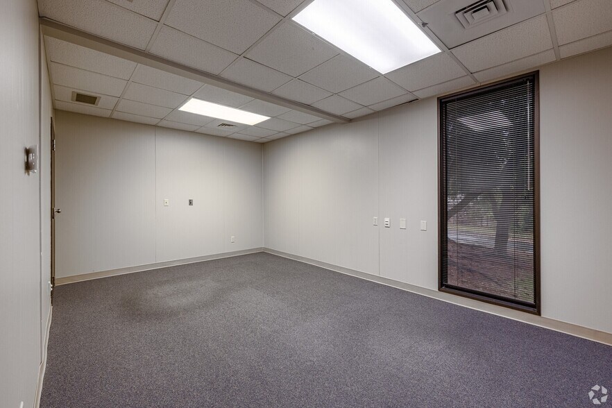 More Photos Of 4802 Texas Blvd, Texarkana Medical For Lease