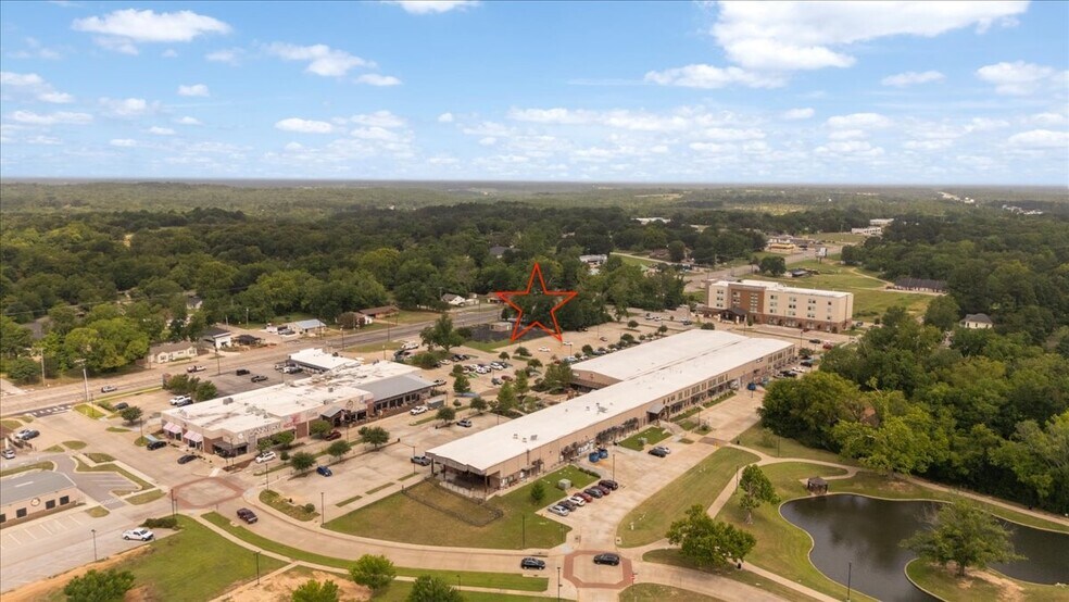 More Photos Of 501 N Main St, Lindale Office For Sale