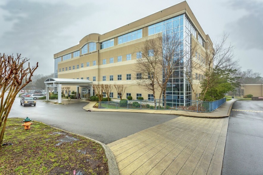 More Photos Of 2253 Chambliss Ave, Cleveland Medical For Lease