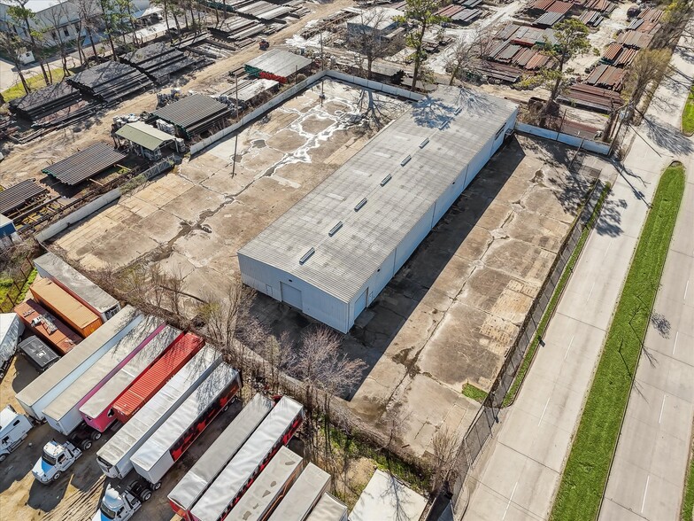More Photos Of 8730 Ley Rd, Houston Warehouse For Sale