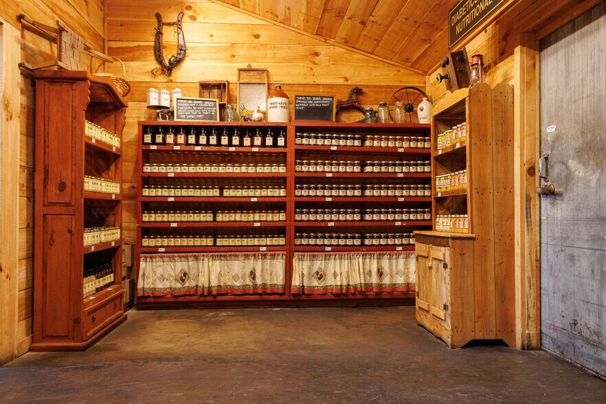 More Photos Of 63 Talona Spur Rd, Ellijay Freestanding For Sale