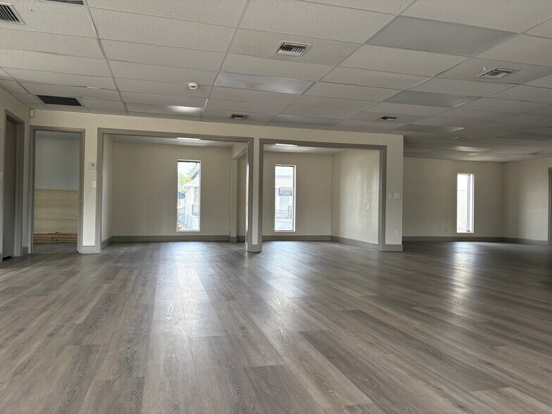 More Photos Of 5897 Memorial Hwy, Tampa Storefront Retail Office For Lease